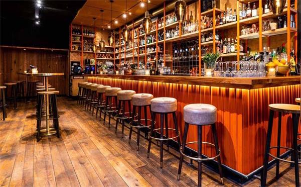 酒吧（ba）桌椅