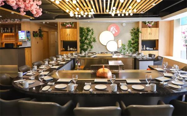 日式鐵板燒烤（kǎo）肉桌