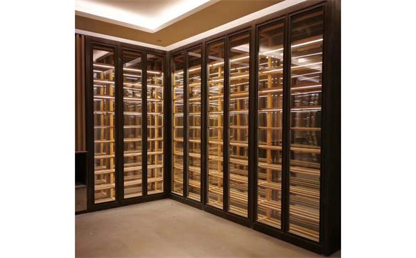 不（bú）鏽鋼酒櫃