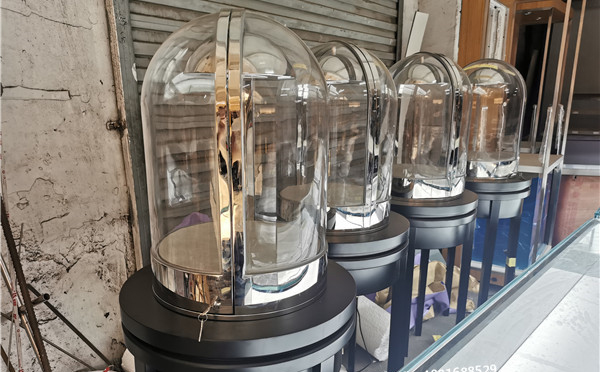 圓弧頂玻璃（lí）罩珠寶展（zhǎn）櫃