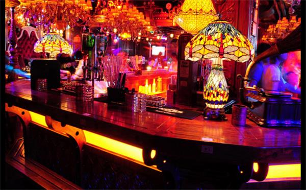 酒吧吧（ba）台