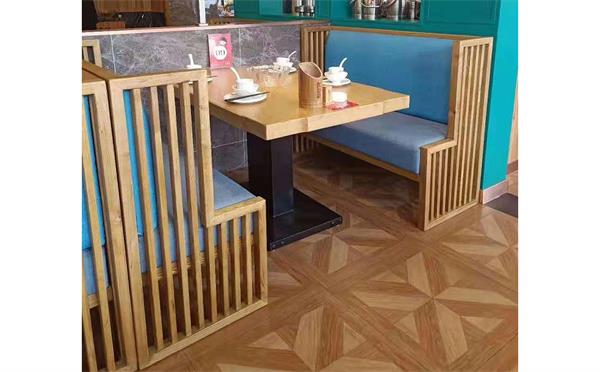 餐廳實木桌椅（yǐ）