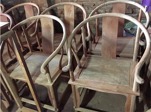 弧形椅子（zǐ）